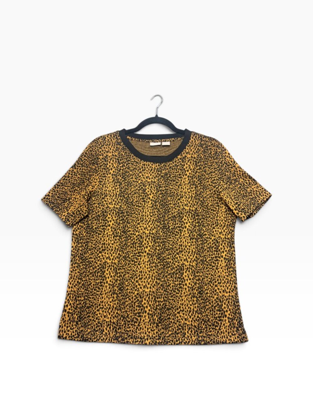 Chico's Size 1 Animal Print Jacquard Short Sleeve Knit Top Crew Neck Cheetah M